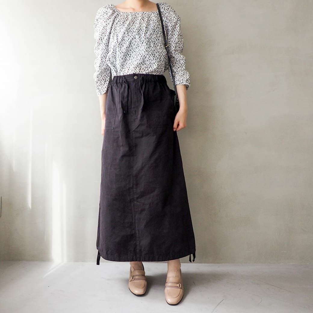 ライトグレージュ