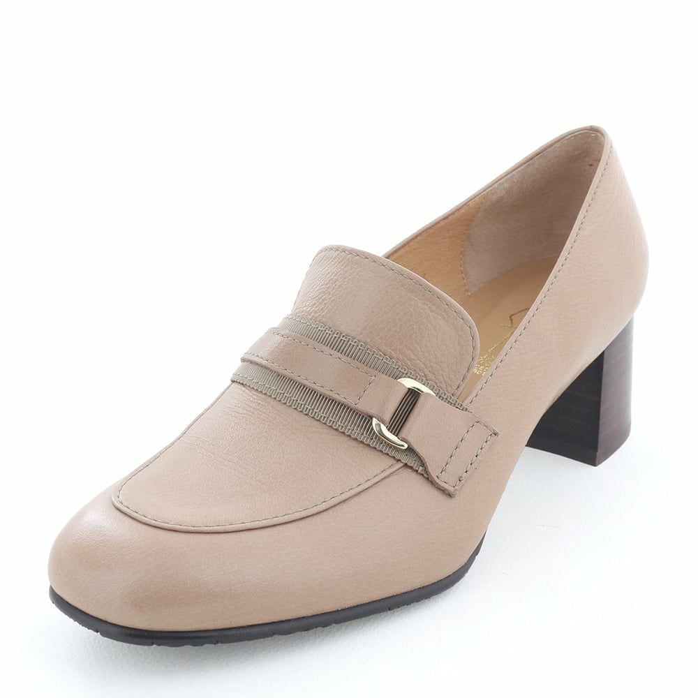 ライトグレージュ