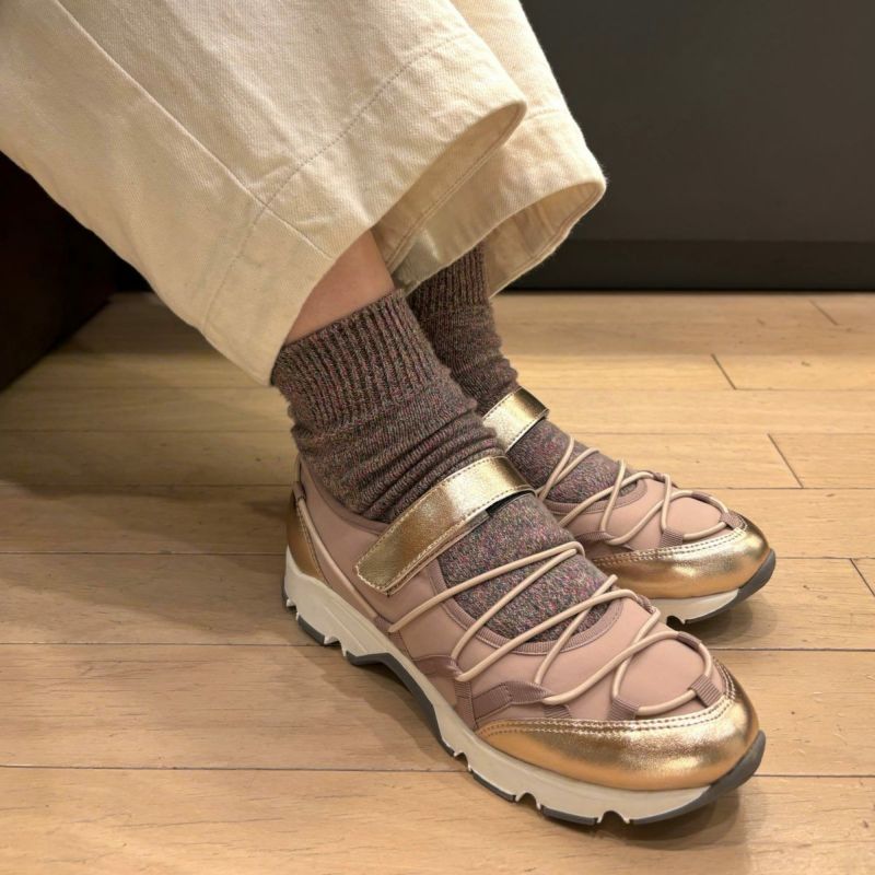 スタッフ着用：ライトピンク