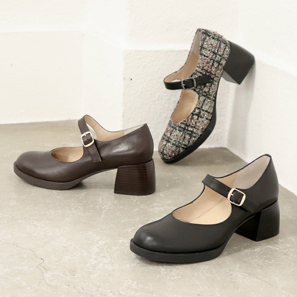 ストラップパンプス