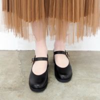 ブラック