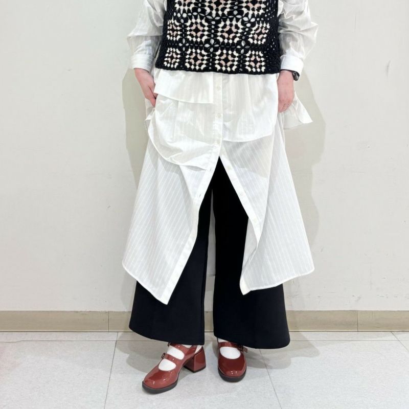 スタッフ着用：レッドブラウン