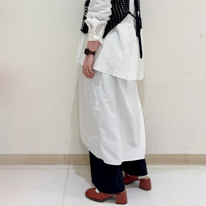 スタッフ着用：レッドブラウン