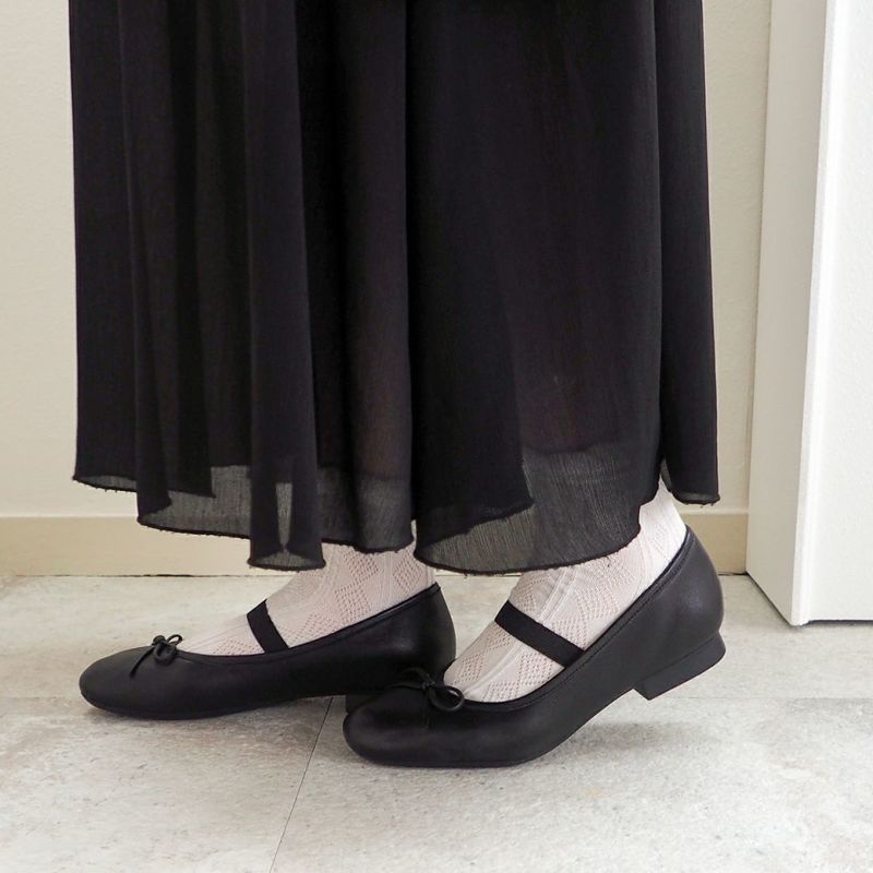 ブラック