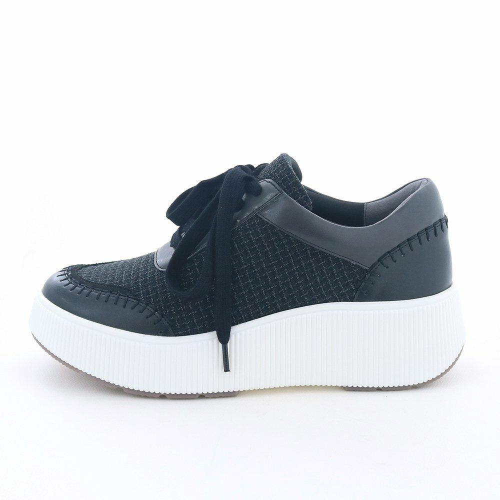 あしながおじさんのこだわりが詰まった厚底スニーカー