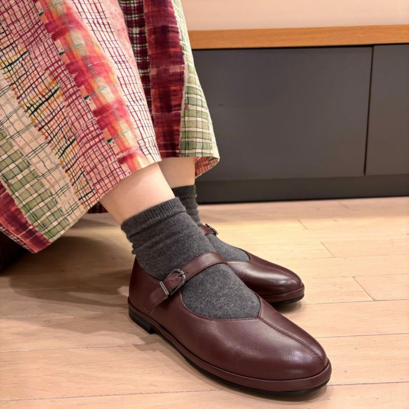 スタッフ着用：ワイン