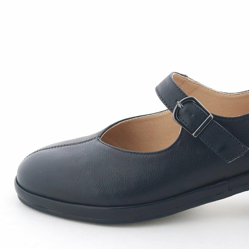 前底にも厚みがあるので着地の衝撃も少なめ