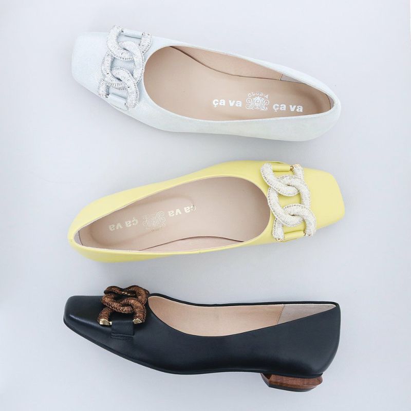 オーナメントローヒールパンプス