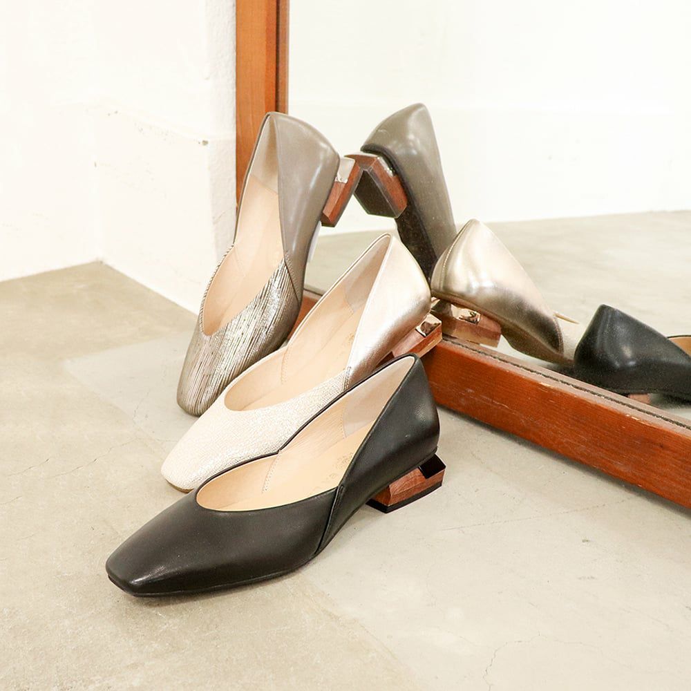 メタルヒールパンプス