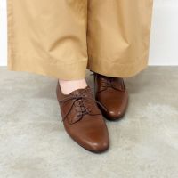 ライトグレージュ