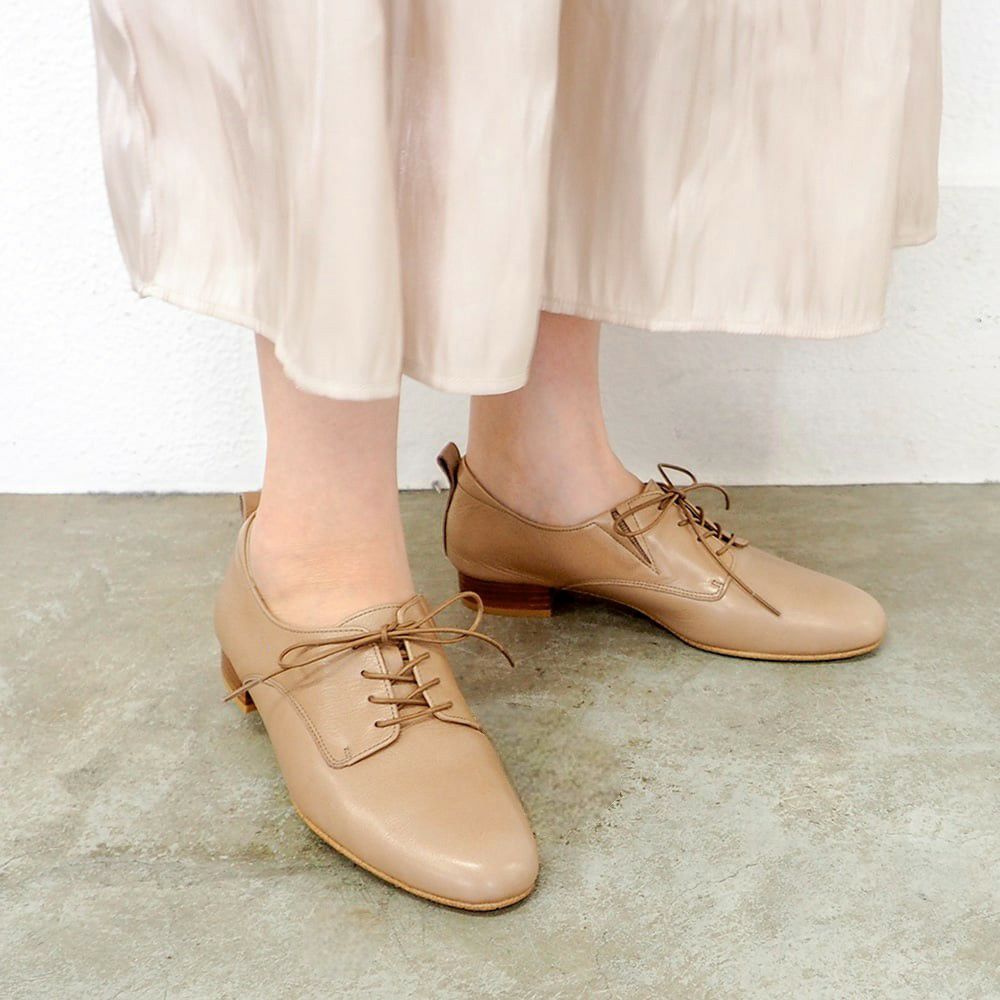 ライトグレージュ