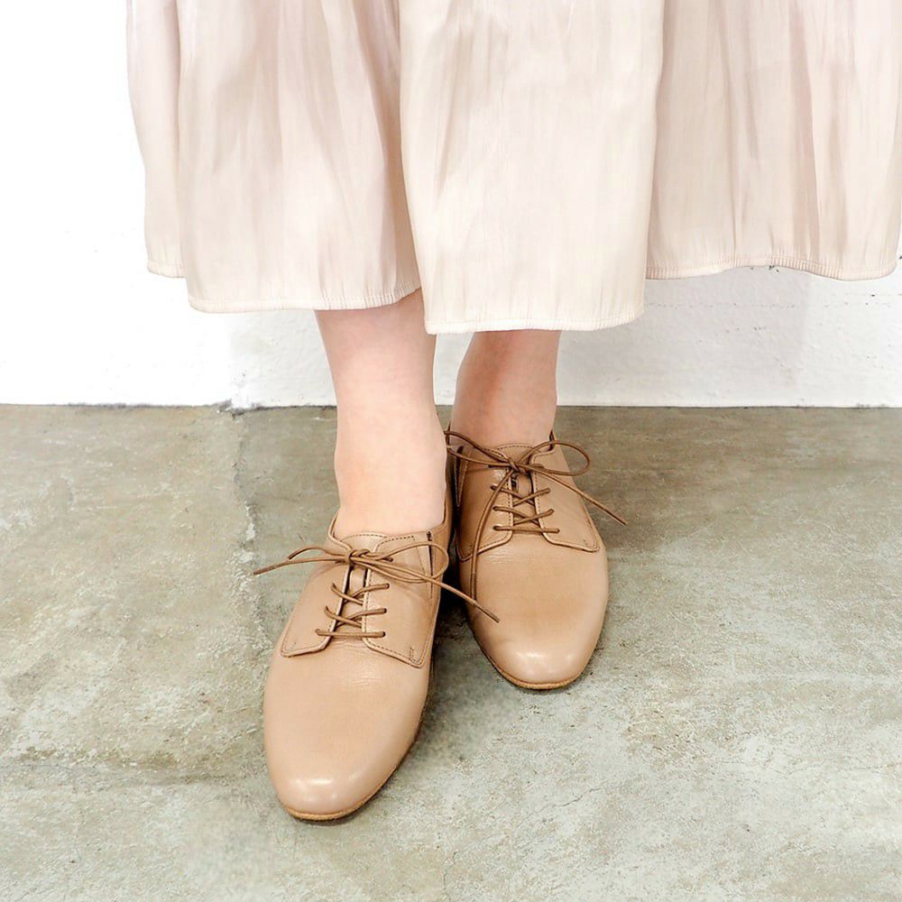 ライトグレージュ