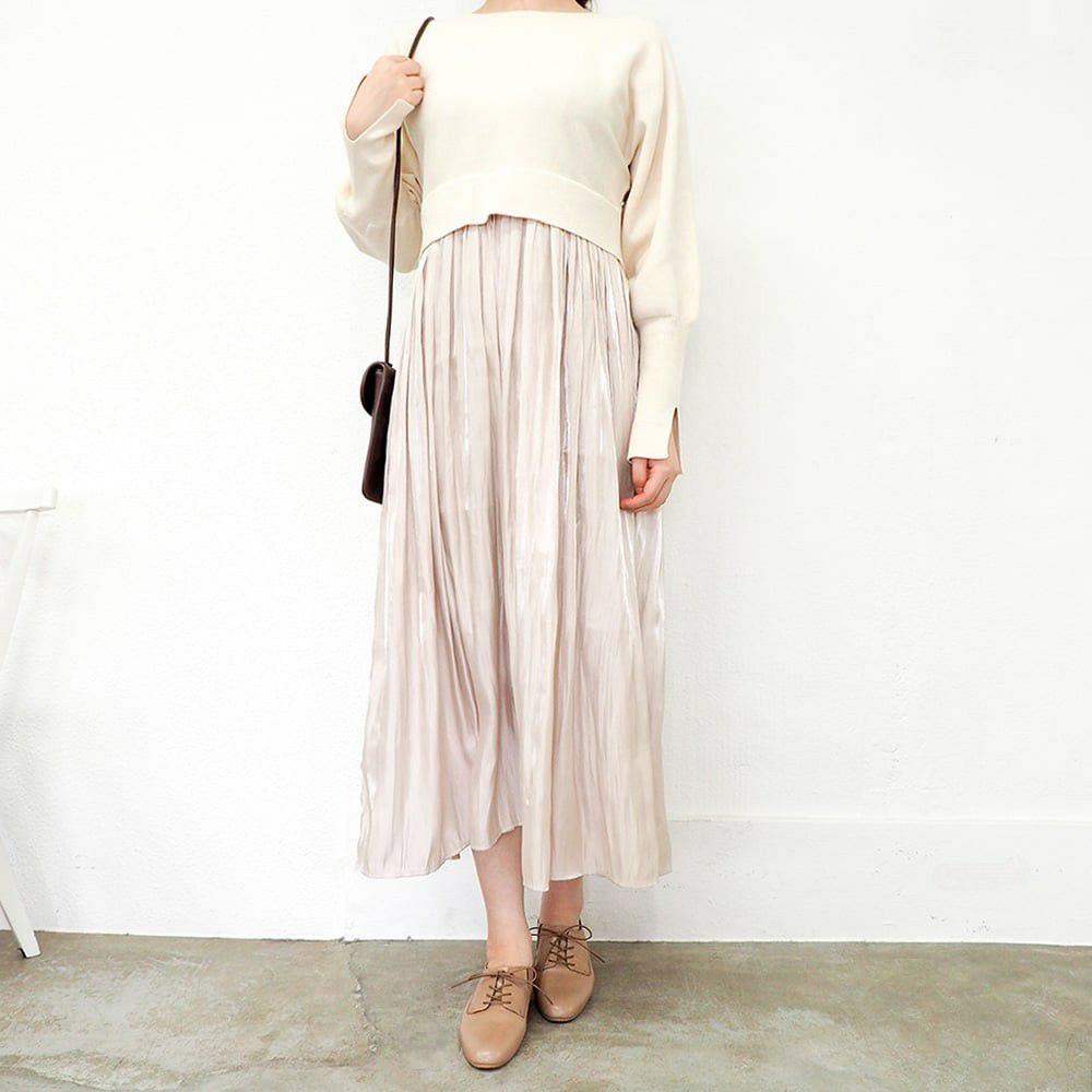 ライトグレージュ