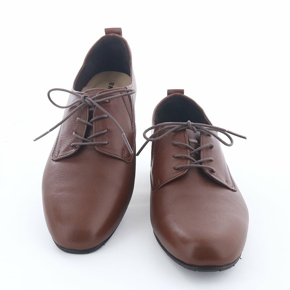 季節やシーンを選ばずにいつでも履ける一足です