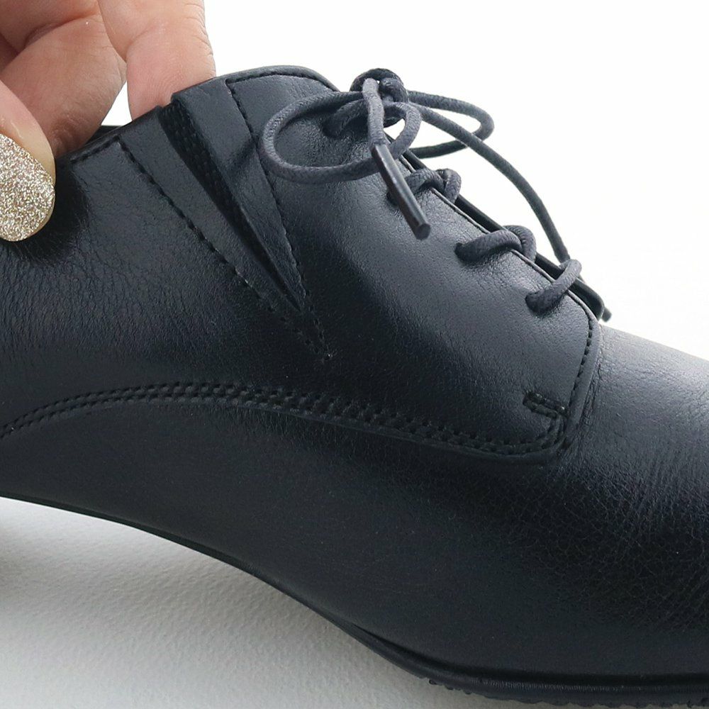内ゴム仕様で足入れもスムーズ。するっと履けます