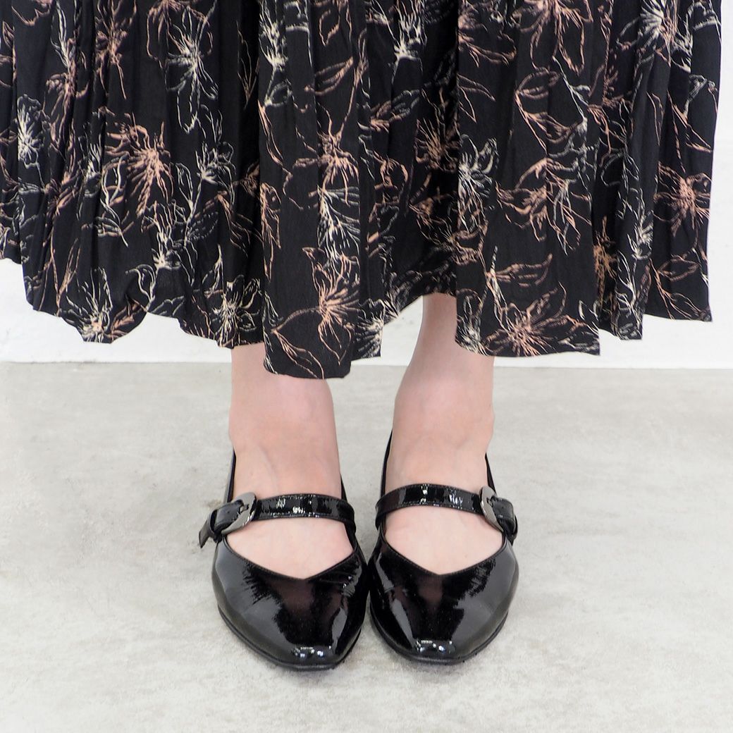 ブラックエナメル