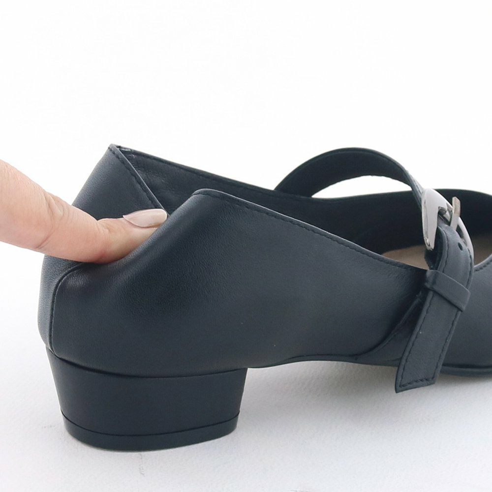 かかとはソフトで靴擦れしにくくなっています