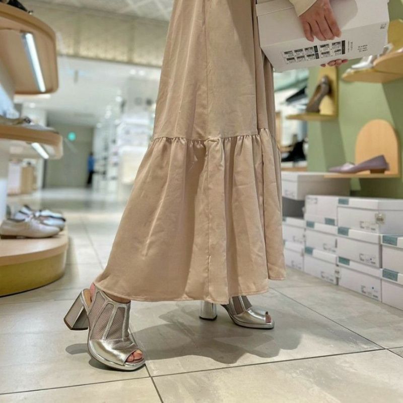 スタッフ着用：シルバー