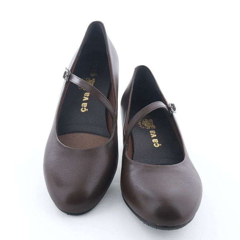 ソフトなシープレザーで履き心地がよく、品のある足元を演出します