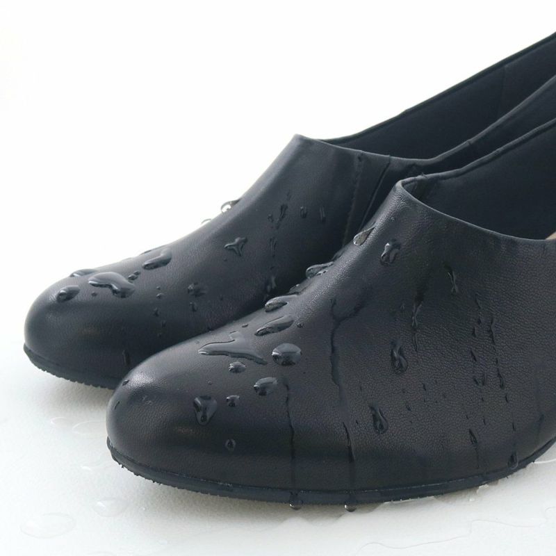 天候の変化を気にせず履ける晴雨兼用アイテム