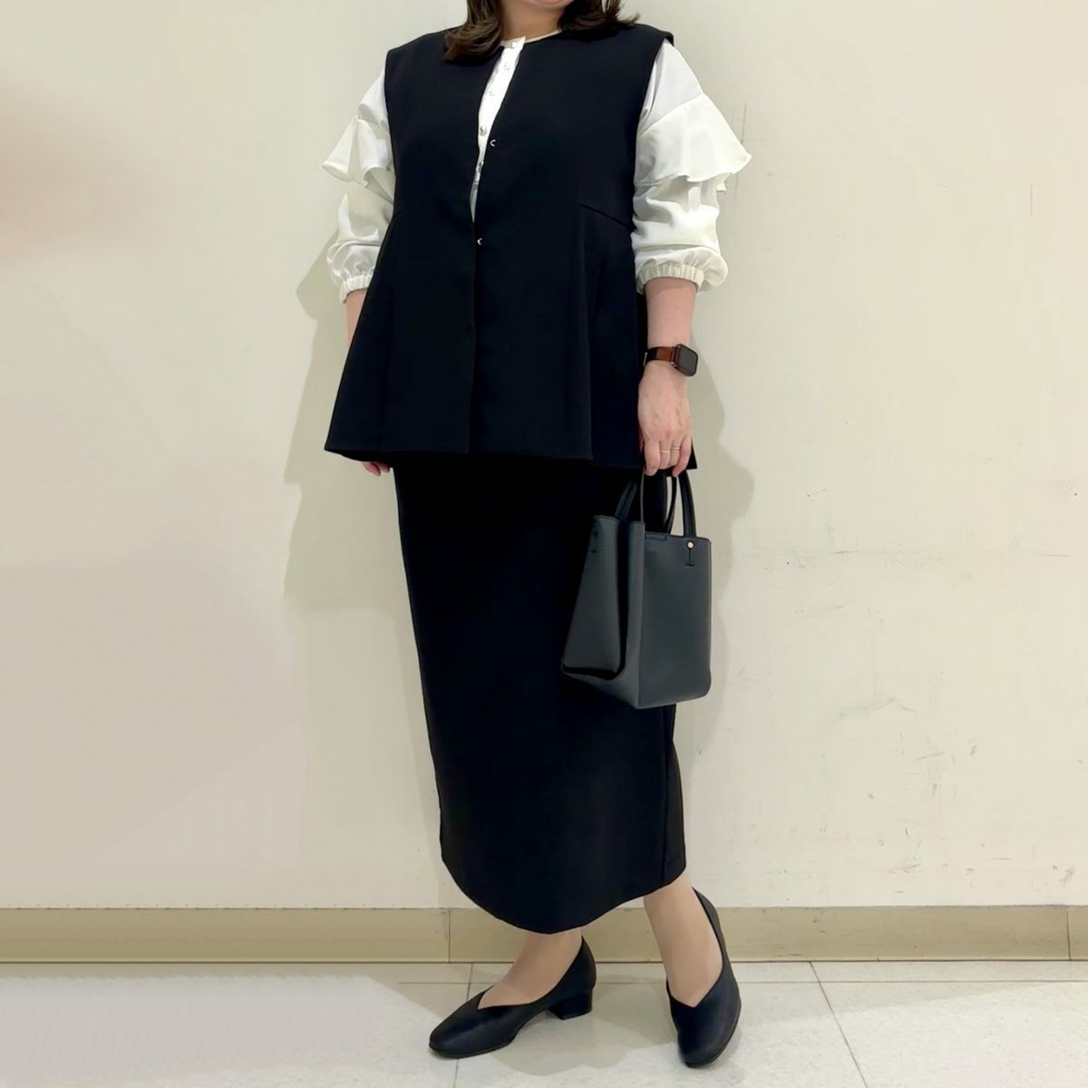 スタッフ着用：ブラック