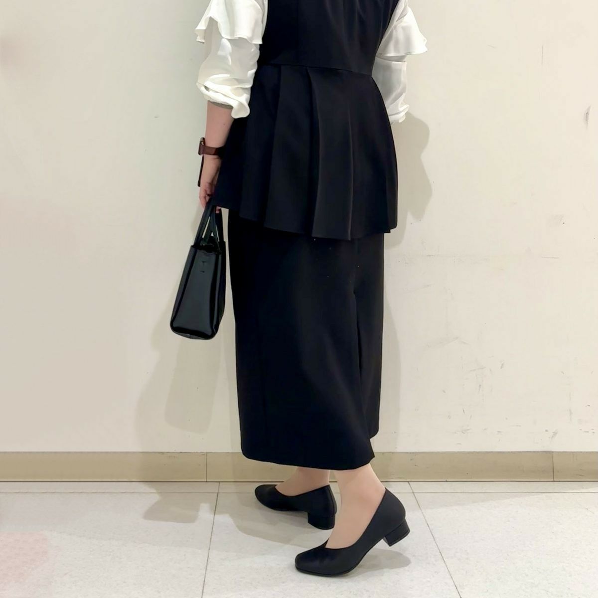 スタッフ着用：ブラック