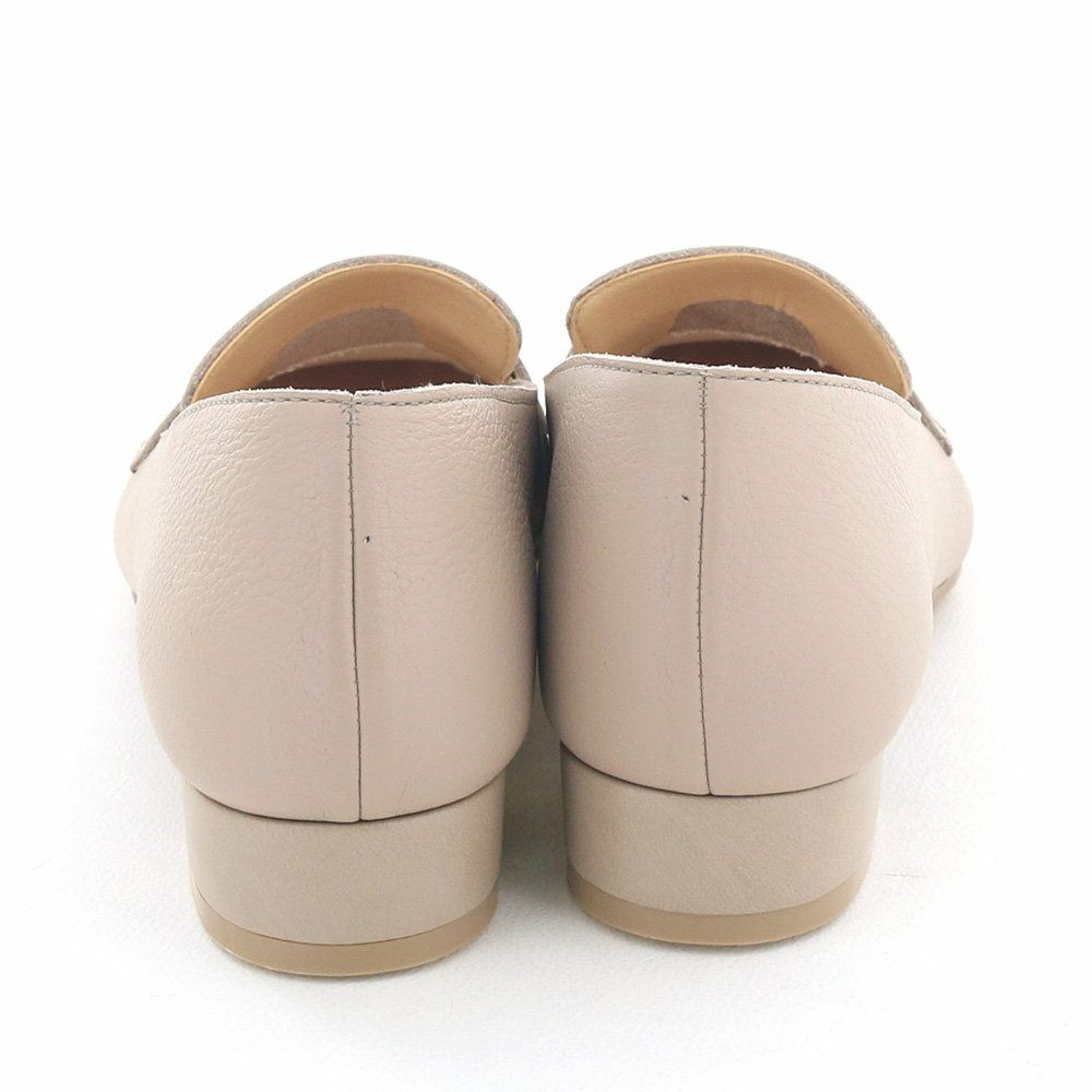 トレンドに左右されないベーシックアイテム。季節やシーンを問わず活躍しそう