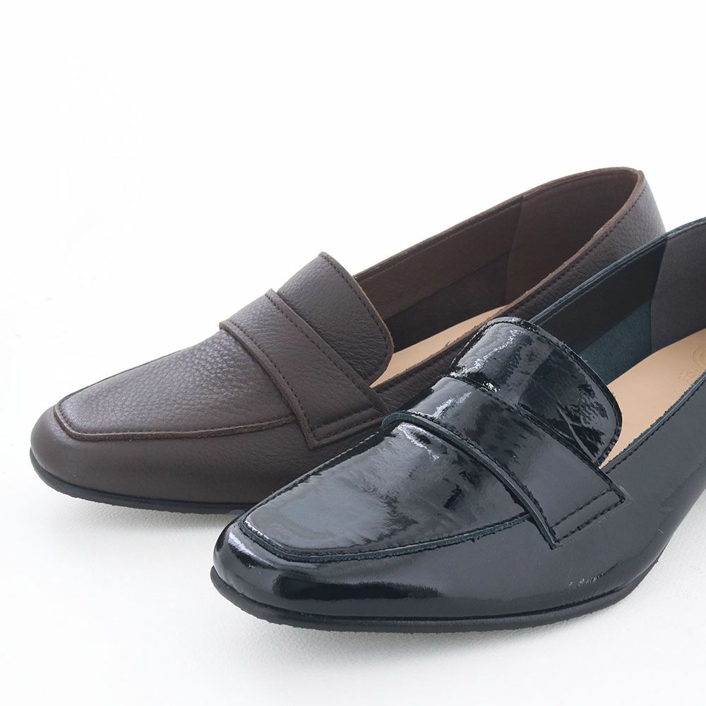 2025秋の新色はダークブラウンとブラックエナメルの2色