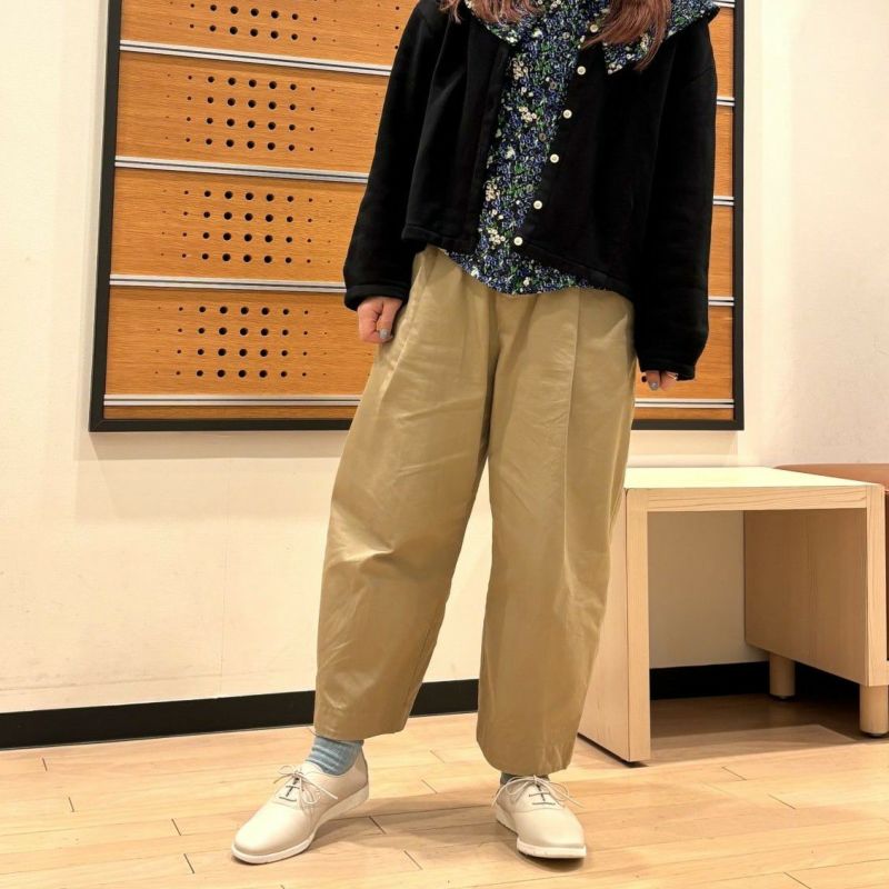 スタッフ着用：オフホワイト