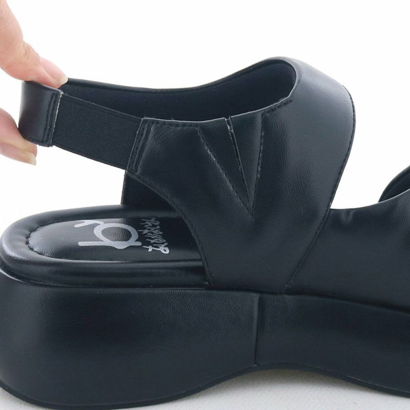 バックベルトの一部がゴム製なので着脱もしやすい