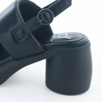 ヒールの高さ：約8.0cm