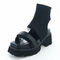 ブラック