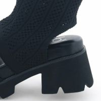 ヒールの高さ：約7.5cm