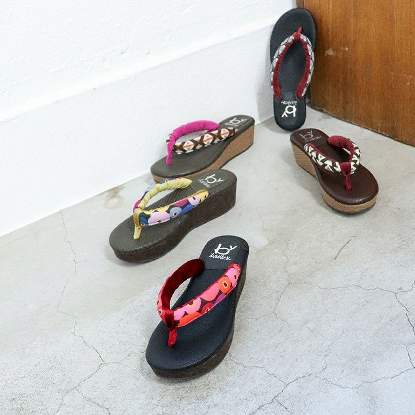 下駄トングサンダル