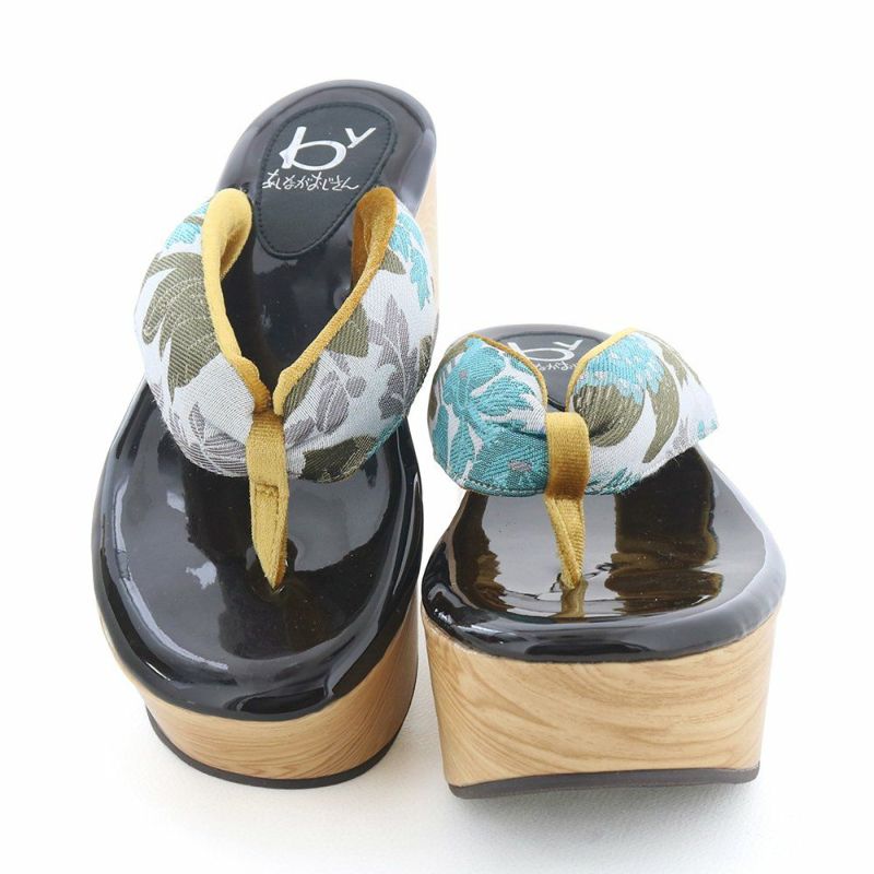 2025夏の新色「イエローコンビ」は裏地に使用した差し色のイエローがポイント