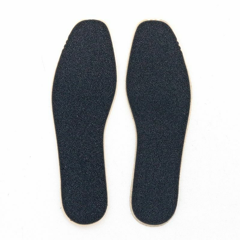 スポンジは厚すぎないので微調整が可能です