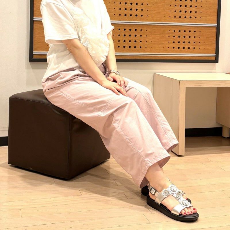 スタッフ着用：シルバー