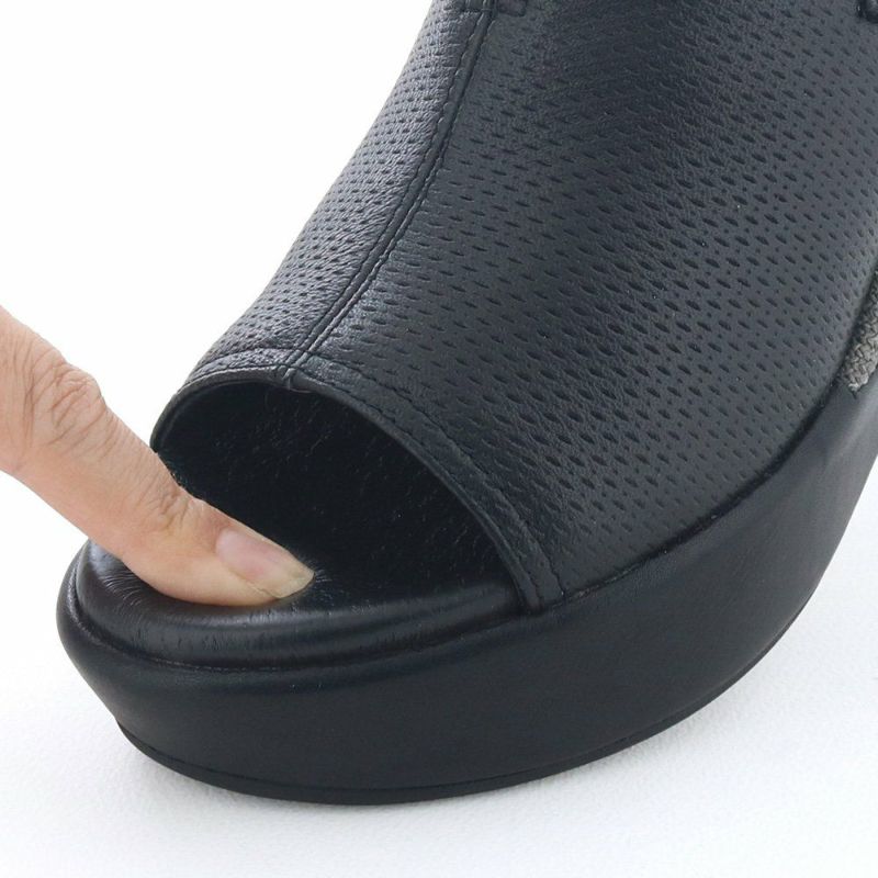指先までしっかりクッションが効いているので足裏も痛くなりにくい