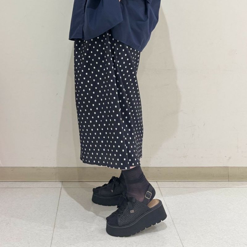スタッフ着用：ブラック