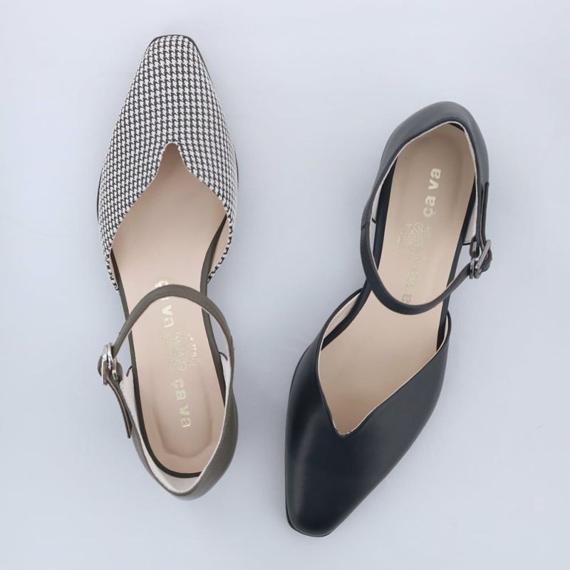 ポインテッドセパレートパンプス