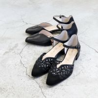ビジュー付きデザイン（別ページ）もあります