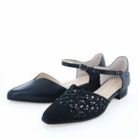 ブラックはスムースレザータイプもあります