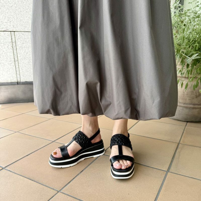 スタッフ着用：ブラック