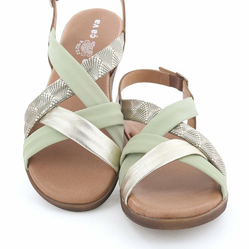 今年は箔素材を使用したキラッと華やかなデザイン