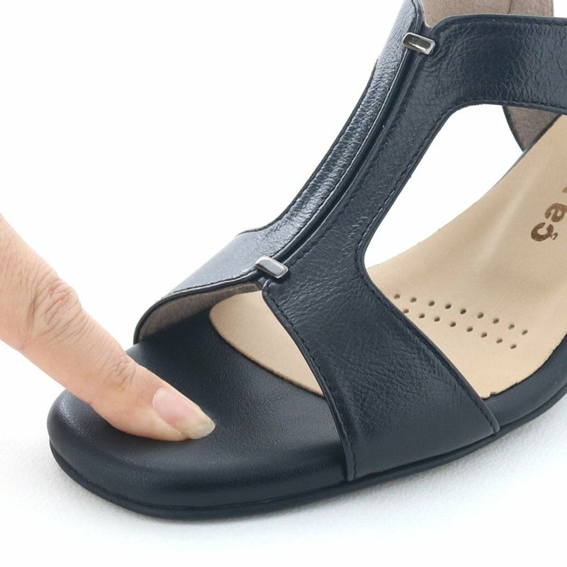 指先までしっかりクッションが効いているので薄めソールでも足裏が痛くなりにくい