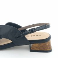 ヒールの高さ：約3.0cm