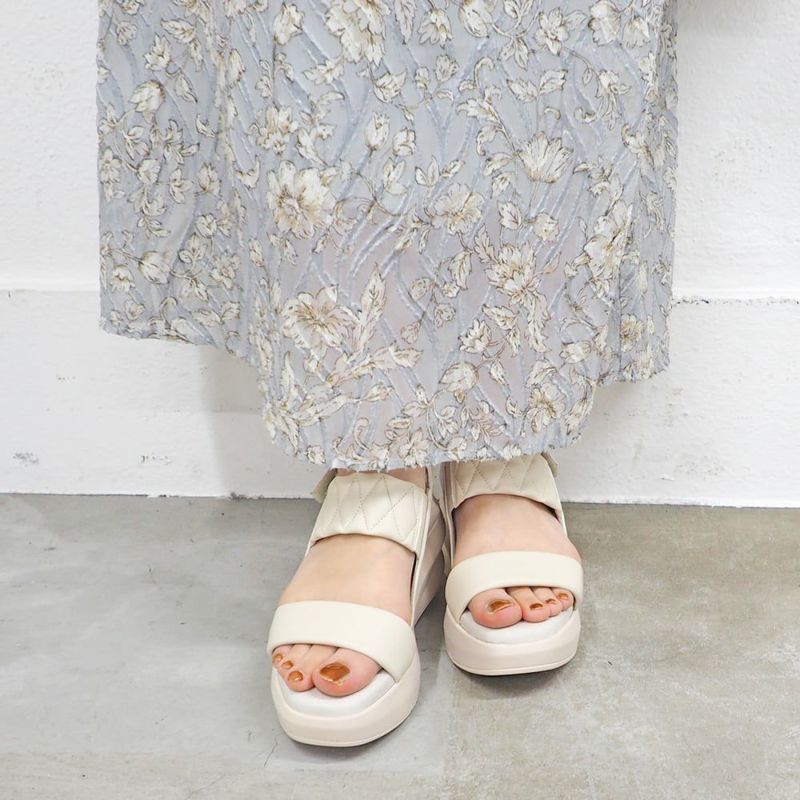 オフホワイト　※ソールのカラーは商品写真をご参照ください