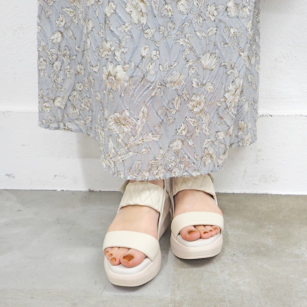 オフホワイト　※ソールのカラーは商品写真をご参照ください