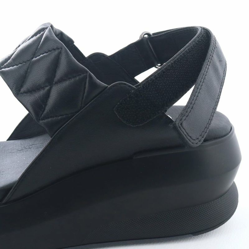 バックベルトはサイズ合わせがしやすい面ファスナー