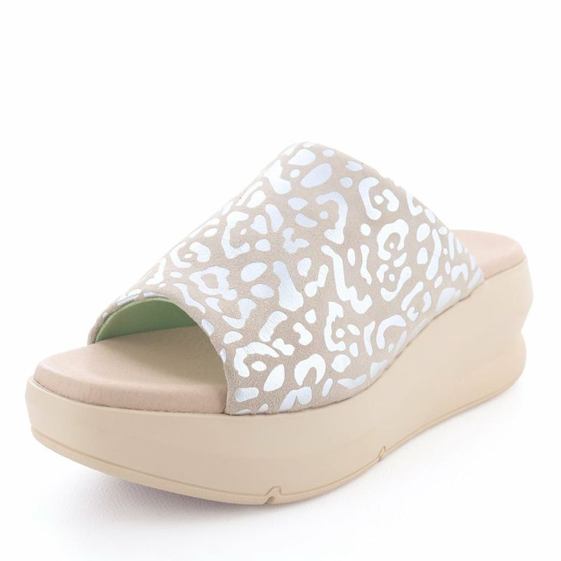 ベージュコンビ